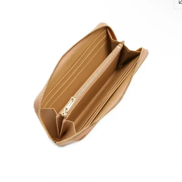 Salvatore Ferragamo Gancini Leather Zipper Continental Wallet. Light Camel. - Picture 11 of 13